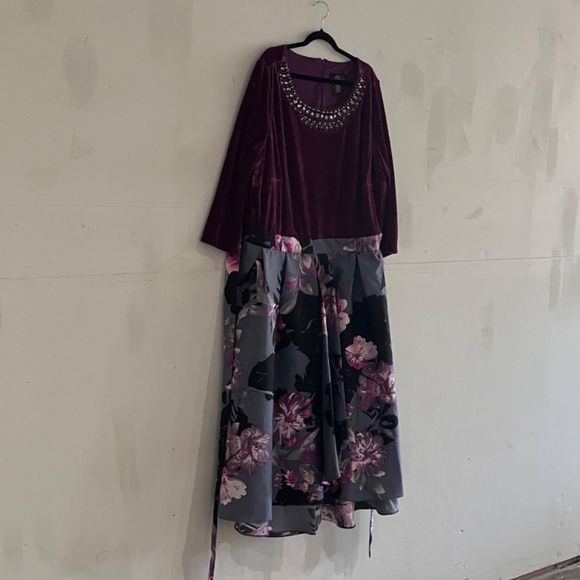 Midnight velvet, dark purple floral dress - Picture 5 of 12